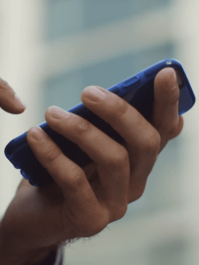 Empresa indenizará por chefe postar foto de empregada usando camisola