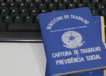 Milhões de brasileiros com carteira assinada são surpreendidos com a falta de depósitos na conta do FGTS